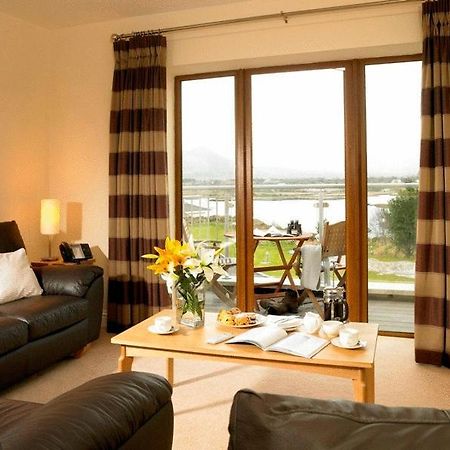 Golden'S Cove Apartments At Sneem Hotel 외부 사진