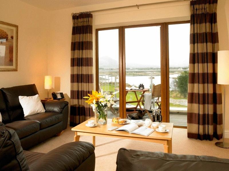Golden'S Cove Apartments At Sneem Hotel 외부 사진