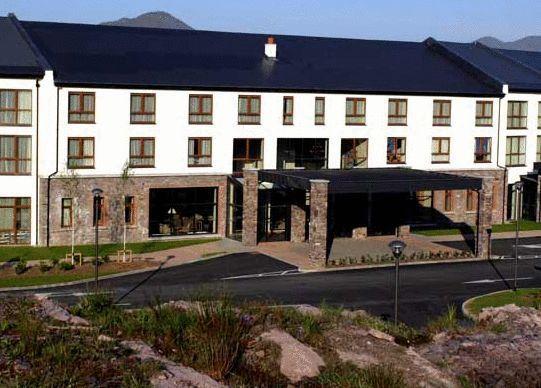 Golden'S Cove Apartments At Sneem Hotel 외부 사진